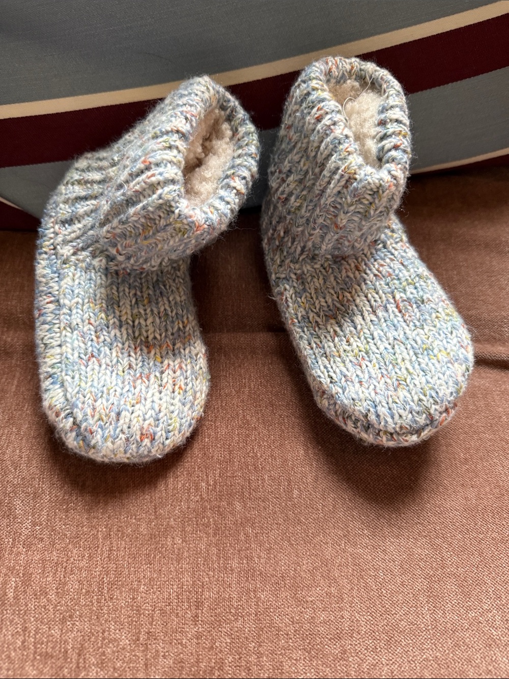 Bombas Toddler 5-7 gripper slippers